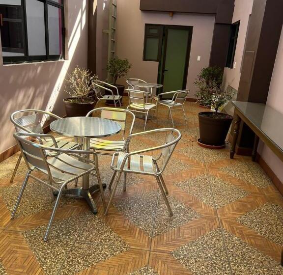 호텔 Capital O Df Inn