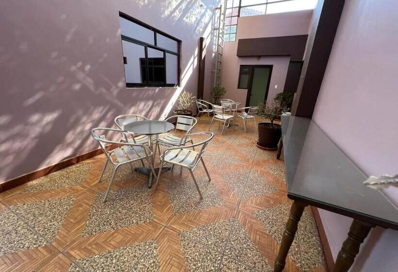 호텔 Capital O Df Inn