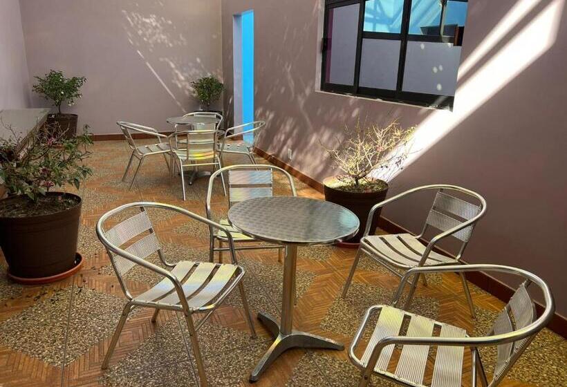 호텔 Capital O Df Inn