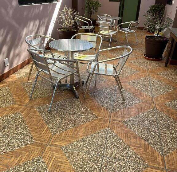 호텔 Capital O Df Inn