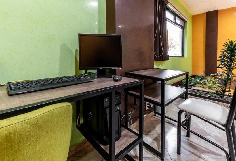 호텔 Capital O Df Inn