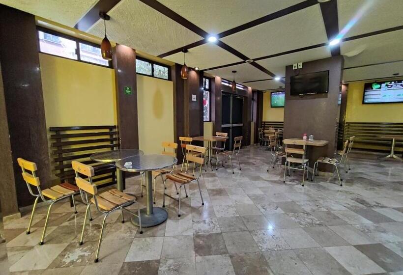 호텔 Capital O Df Inn