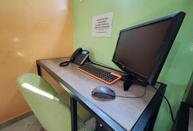 호텔 Capital O Df Inn