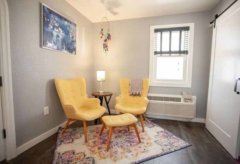 هتل Eo Bungalows, Black Hills