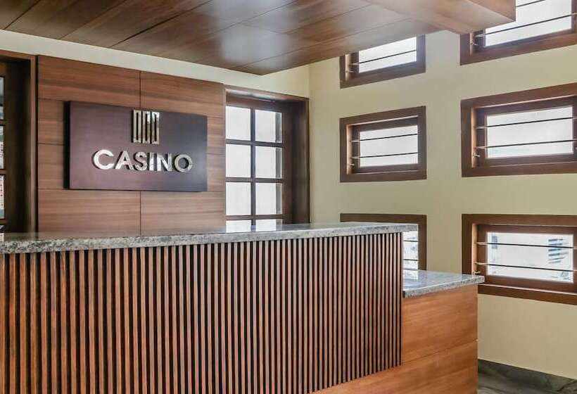 هتل Treebo Casino