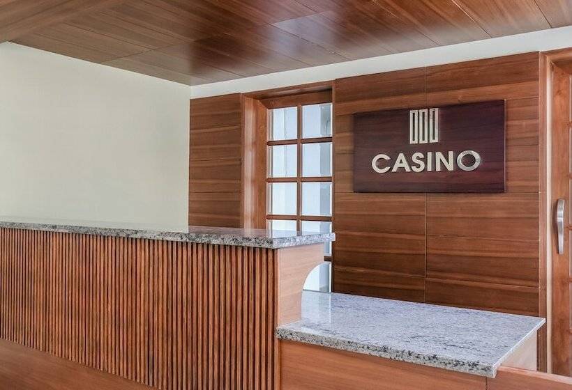هتل Treebo Casino