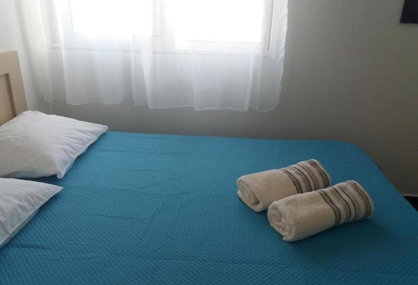 پانسیون Qeparo Antonio Rooms