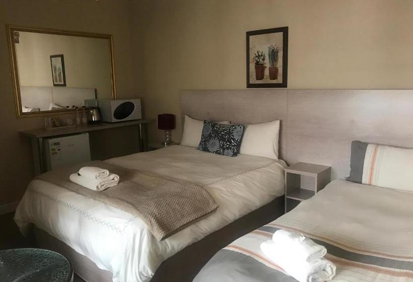 بنسيون Queenspark Lodge