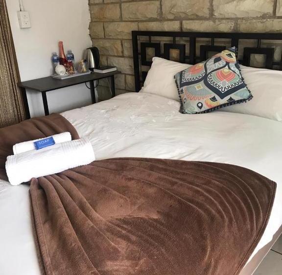 بنسيون Queenspark Lodge