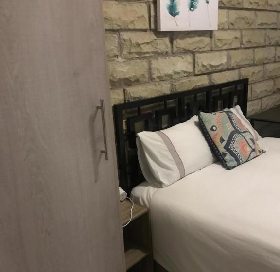 بنسيون Queenspark Lodge