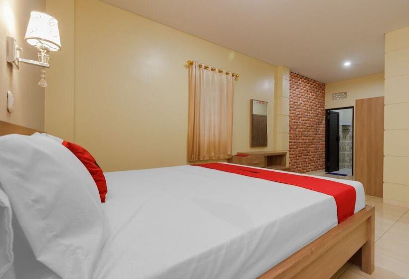 펜션 Reddoorz Plus Near Pantai Malalayang Manado