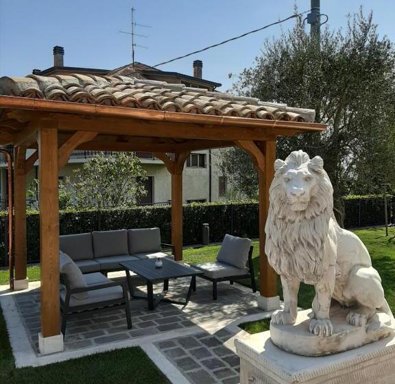 مبيت وإفطار La Tana Dei Leoni