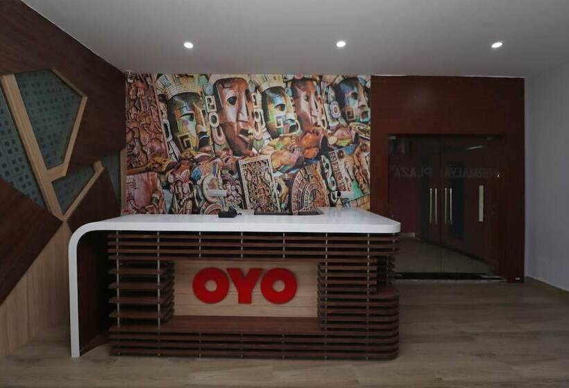 호텔 Oyo 28645 Nirmalya Plaza