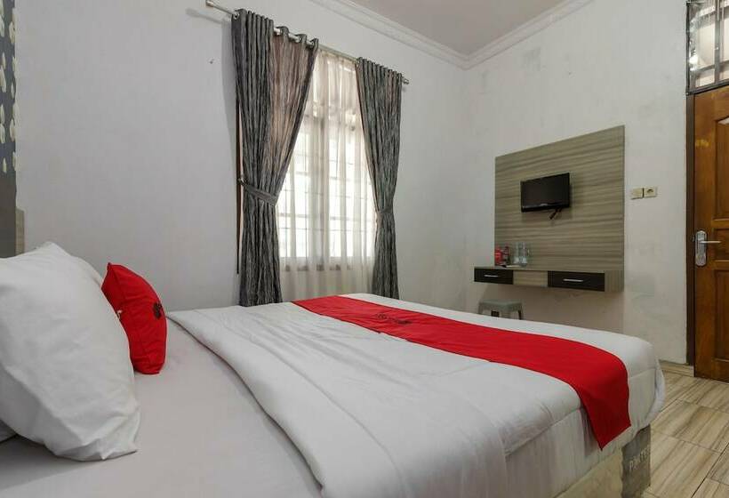 هتل Reddoorz Near Pantai Panjang Bengkulu