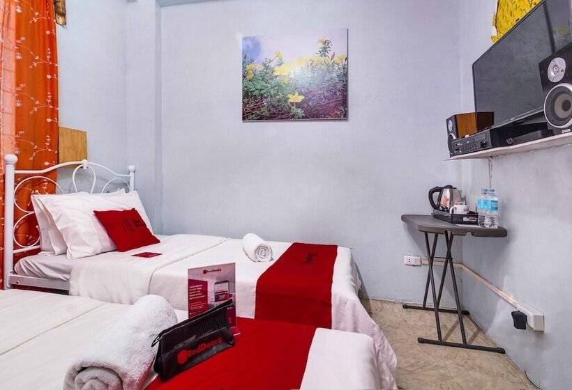 호텔 Reddoorz @ Zapatera Cebu