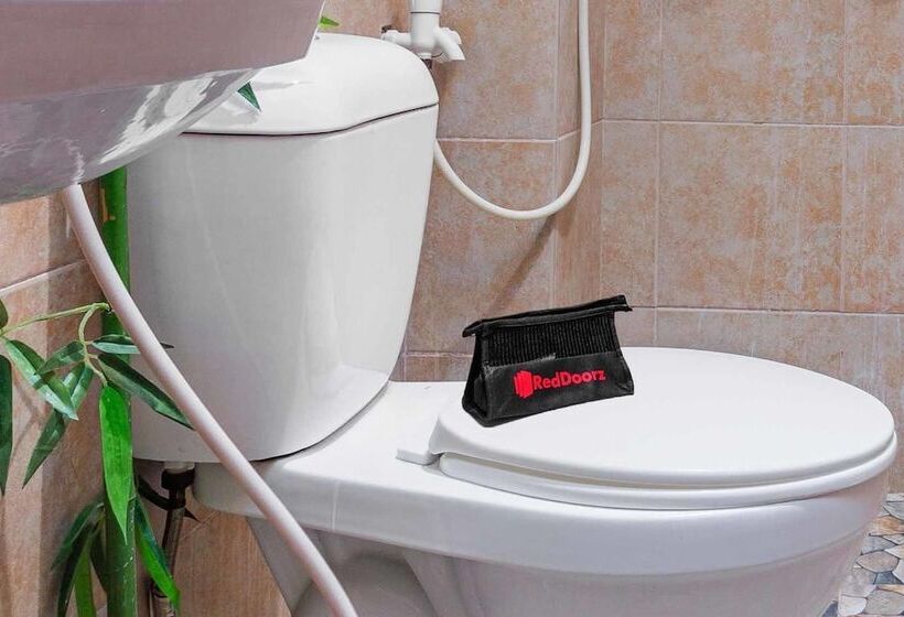 호텔 Reddoorz @ Zapatera Cebu