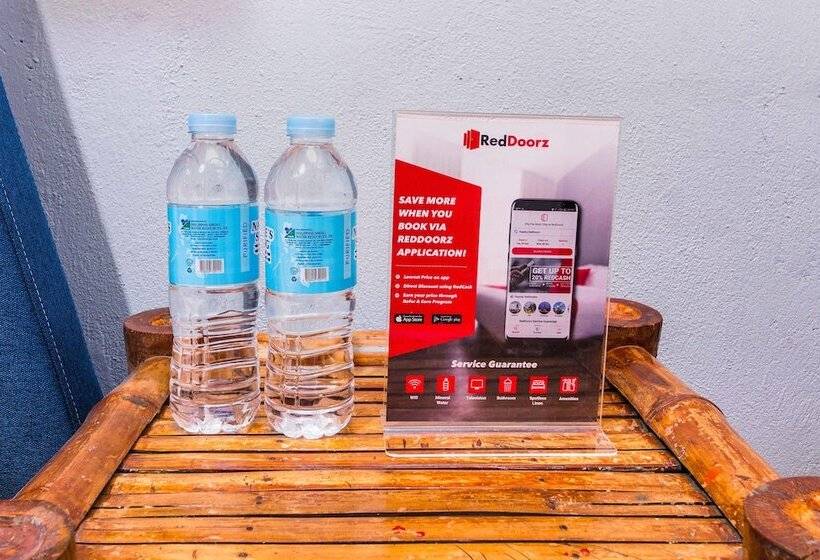 호텔 Reddoorz @ Zapatera Cebu