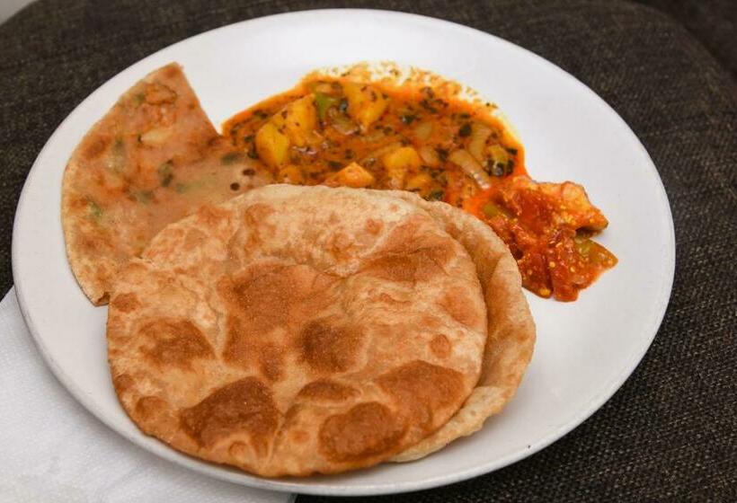 فندق Spot On 36649 Pappu Homestay