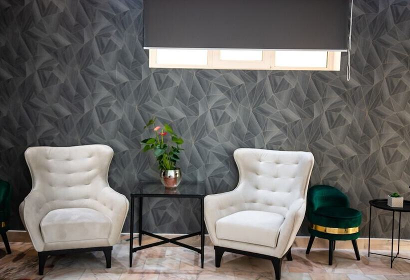 בית מלון כפרי Thr Center