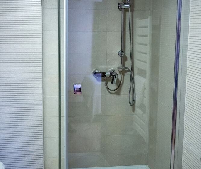 בית מלון כפרי Thr Center