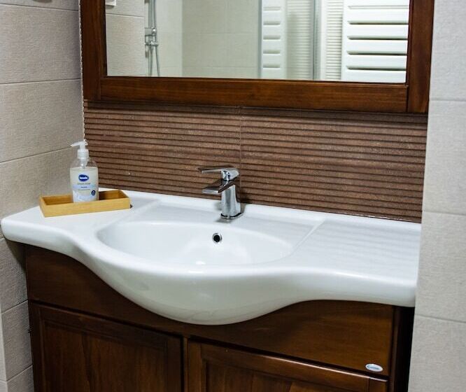 בית מלון כפרי Thr Center