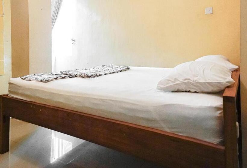 Kokos Hostel Padang City