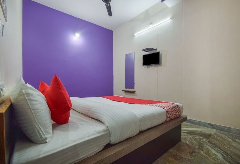 Oyo 29879 Hotel Midtown