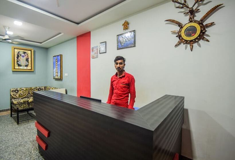 Oyo 29879 Hotel Midtown