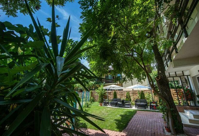 بنسيون Casa Amur