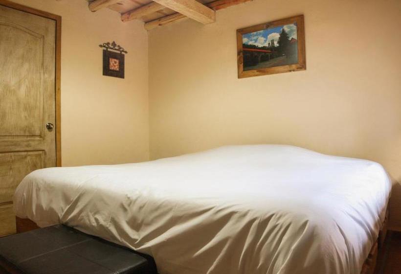 بنسيون Cabañas La Roca