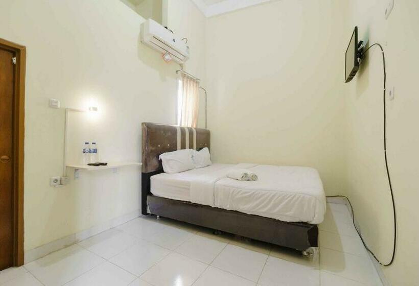 Пансион Reddoorz Near Opi Mall Palembang 2