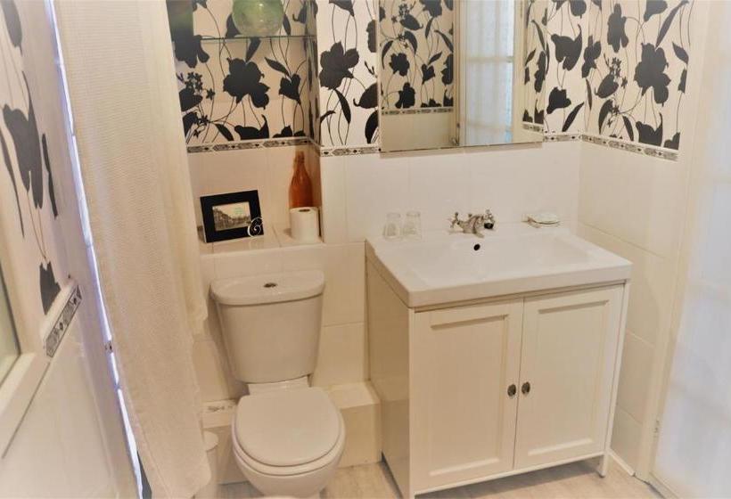 민박 Telford House