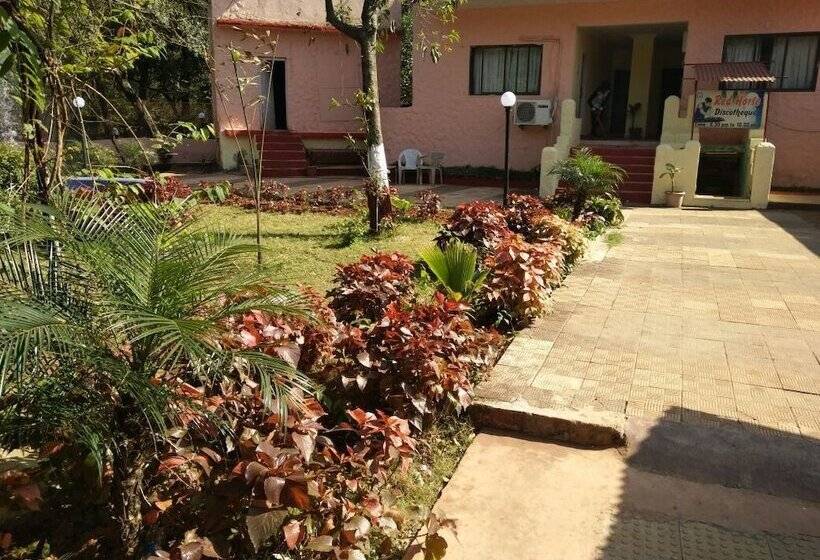 호텔 Redwood Resort Matheran