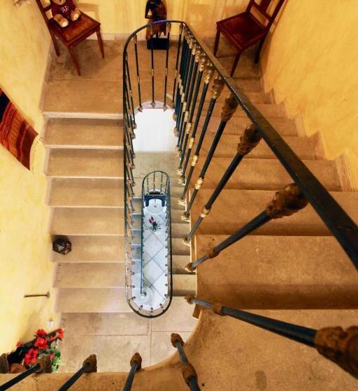 مبيت وإفطار Fontaine Des Magnarelles