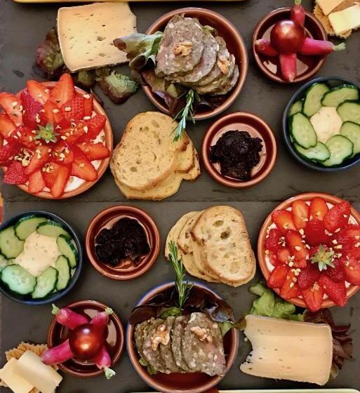 مبيت وإفطار Fontaine Des Magnarelles