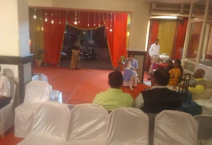 The Jk Hotel   Opp Railway Station