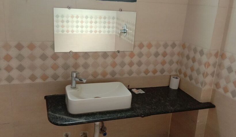 The Jk Hotel   Opp Railway Station