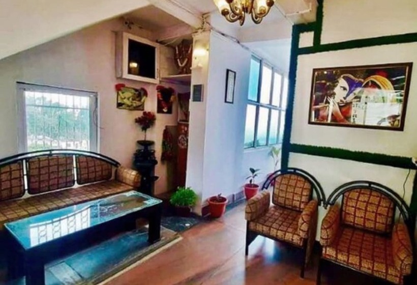 ホテル Goroomgo Tribhuwan Ranikhet