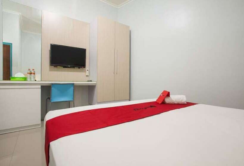 Panzió Reddoorz Syariah At Kartohardjo Madiun