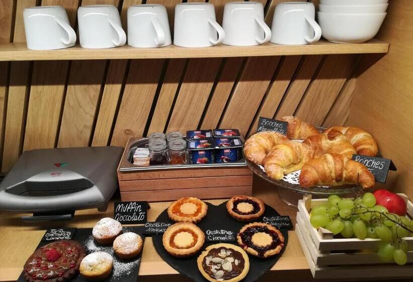 ペンション Releven Guest House