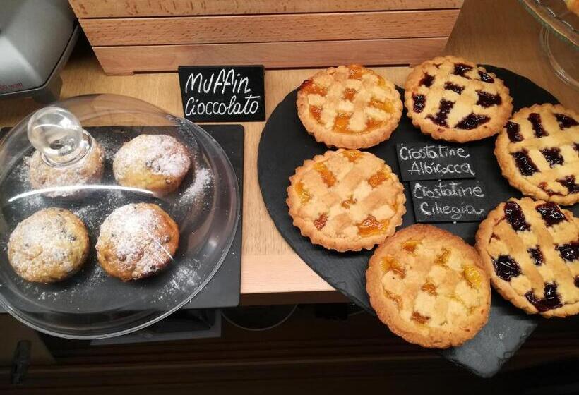 ペンション Releven Guest House