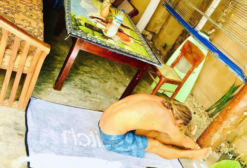 פנסיון Surfing Waves Madiha