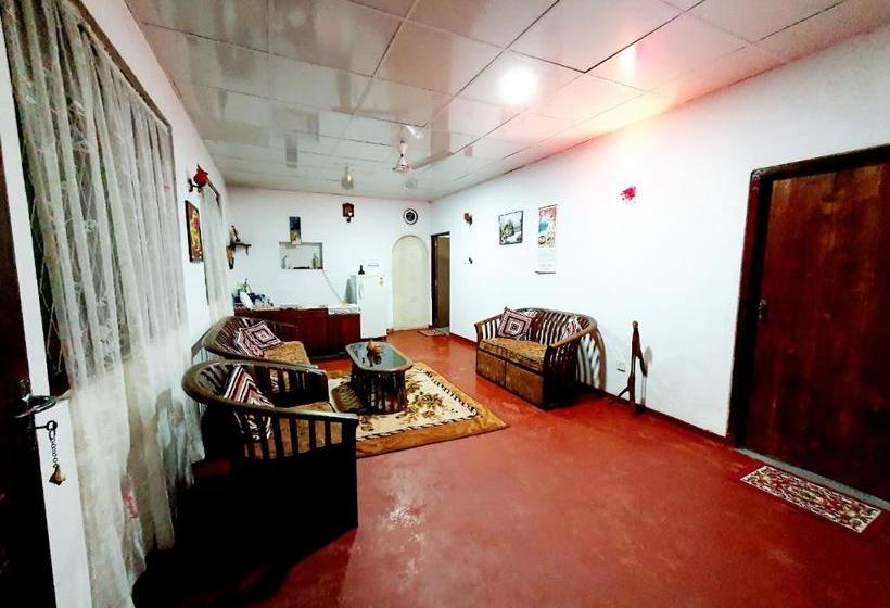 פנסיון Surfing Waves Madiha