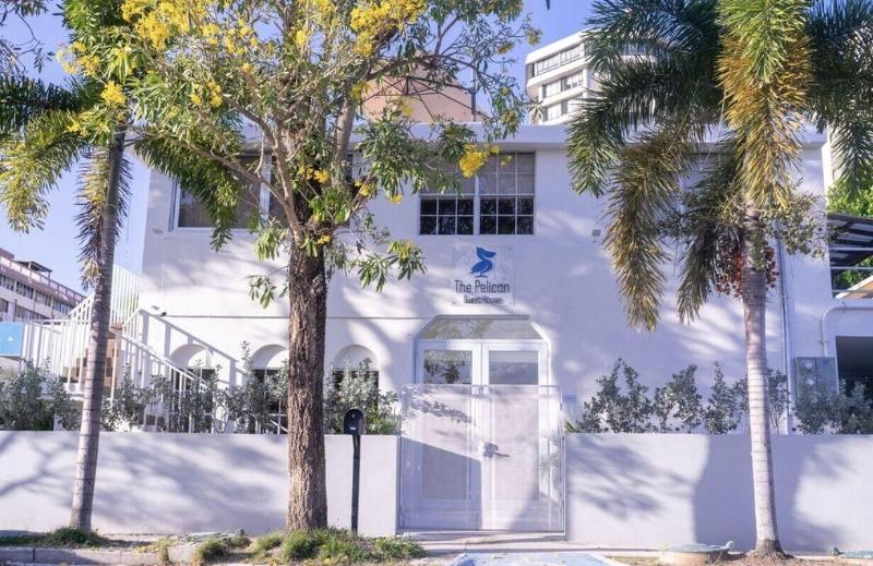 펜션 The Pelican Poshtel