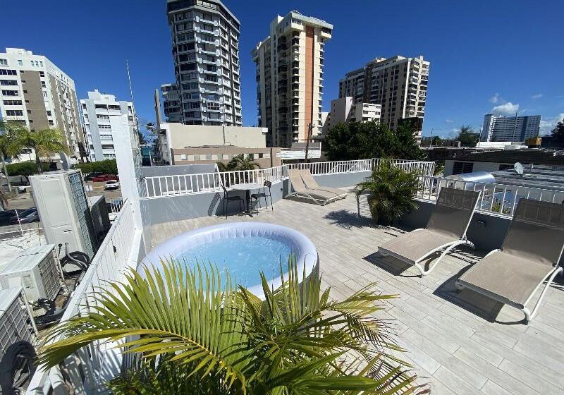 펜션 The Pelican Poshtel