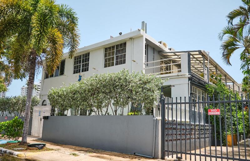 펜션 The Pelican Poshtel