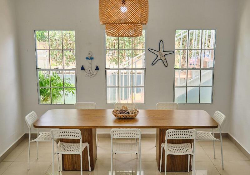 펜션 The Pelican Poshtel