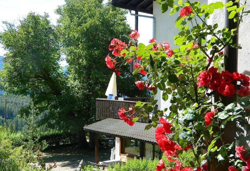 בית מלון כפרי Ganzaie