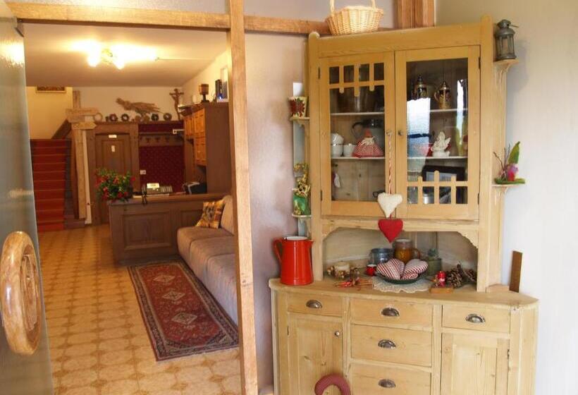 בית מלון כפרי Ganzaie