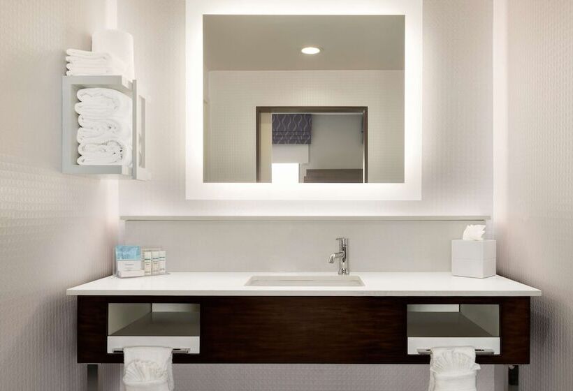 Отель Hampton Inn & Suites Norman Conference Center Area